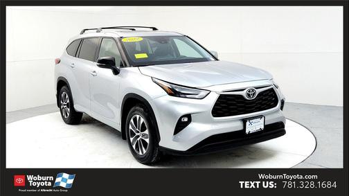 Celestial Silver Metallic 2022 Toyota Highlander XLE