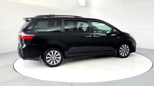 2020 Toyota Sienna Limited Premium