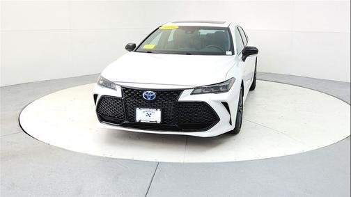 2020 Toyota Avalon Hybrid XSE
