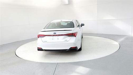 2020 Toyota Avalon Hybrid XSE