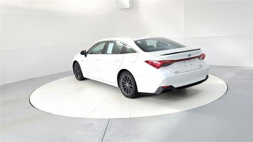 2020 Toyota Avalon Hybrid XSE