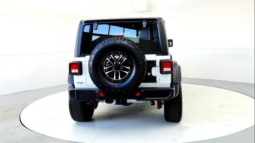 Bright White Clearcoat 2024 Jeep Wrangler Willys