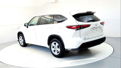 2021 Toyota Highlander LE