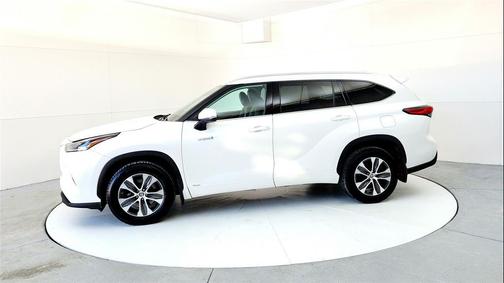 2021 Toyota Highlander Hybrid XLE