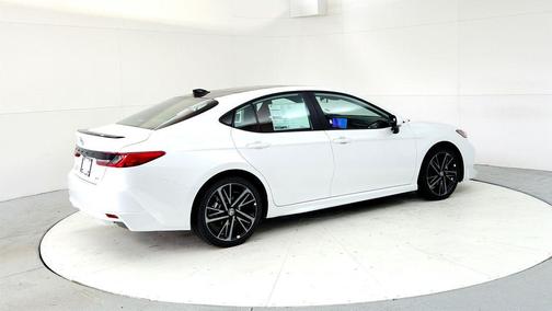 Wind Chill Pearl 2026 Toyota Camry XSE