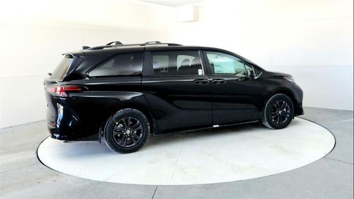 2026 Toyota Sienna XSE 7 Passenger