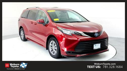 2023 Toyota Sienna LE