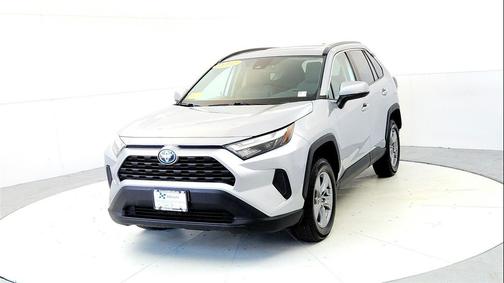 2022 Toyota RAV4 Hybrid XLE