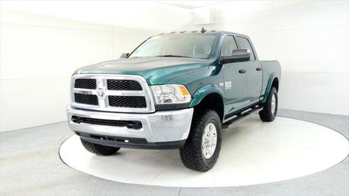 2017 RAM 3500 SLT Crew Cab 4x4 6'4' Box