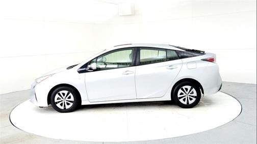 2016 Toyota Prius Three