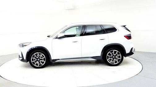 Alpine White 2026 BMW X1 xDrive28i