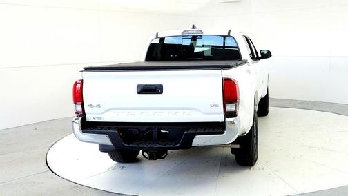 Ice Cap 2023 Toyota Tacoma SR5