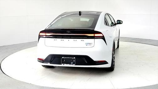 2025 Toyota Prius L