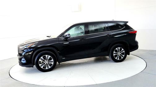2021 Toyota Highlander Hybrid XLE