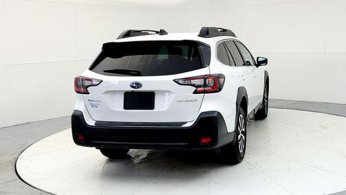 Crystal White Pearl 2024 Subaru Outback Premium
