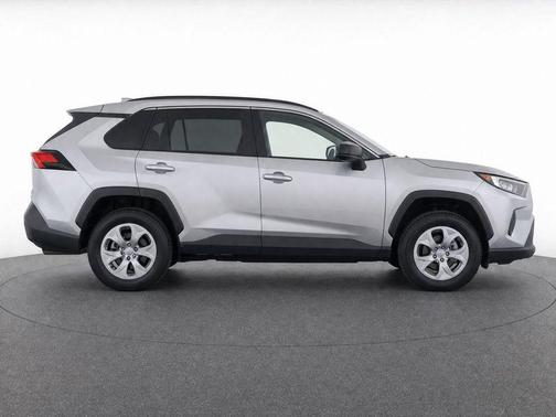 Silver Sky Metallic 2022 Toyota RAV4 LE