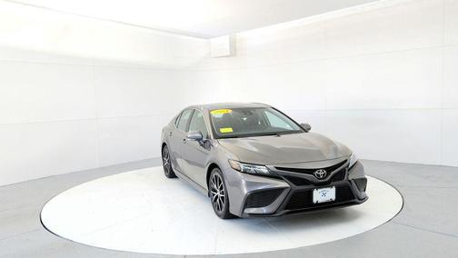 Predawn Gray Mica 2024 Toyota Camry SE