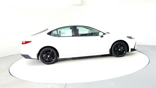 Ice Cap 2026 Toyota Camry SE