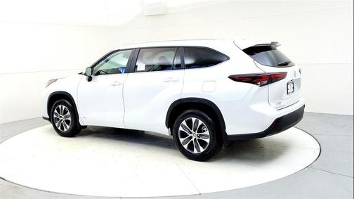 2026 Toyota Highlander Hybrid XLE