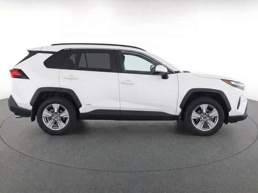 White 2022 Toyota RAV4 Hybrid XLE