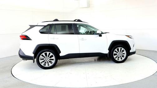Wind Chill Pearl 2025 Toyota RAV4 XLE Premium