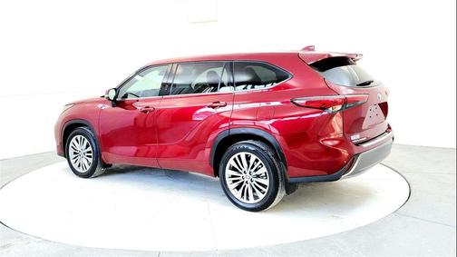 2023 Toyota Highlander Platinum