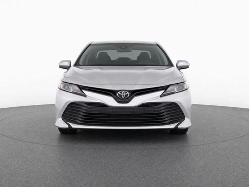 Celestial Silver Metallic 2018 Toyota Camry LE