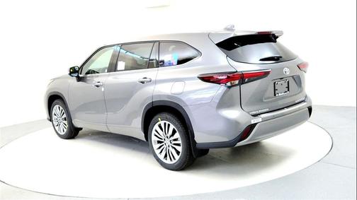 2026 Toyota Highlander Platinum