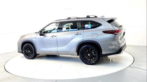 2026 Toyota Highlander XSE