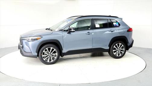 2025 Toyota Corolla Cross XLE