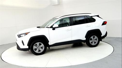 2022 Toyota RAV4 Hybrid LE