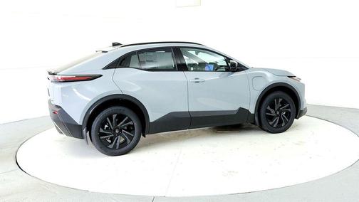 Cement 2026 Toyota C-HR SE
