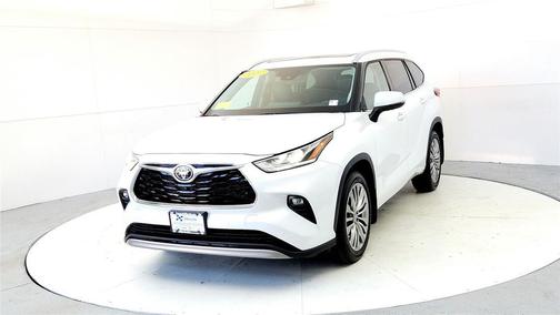 2022 Toyota Highlander Platinum