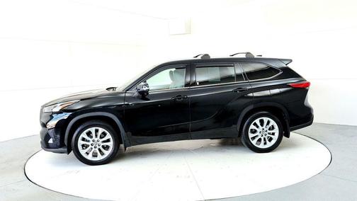 Midnight Black Metallic 2021 Toyota Highlander Limited