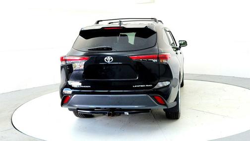 Midnight Black Metallic 2021 Toyota Highlander Limited