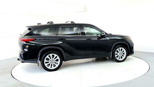 Midnight Black Metallic 2021 Toyota Highlander Limited