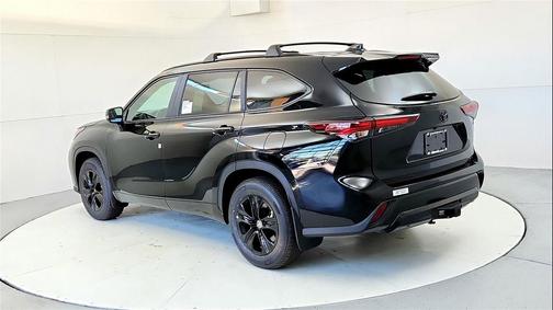 2025 Toyota Highlander Hybrid XLE
