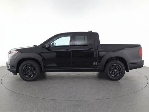 Crystal Black Pearl 2025 Honda Ridgeline TrailSport+