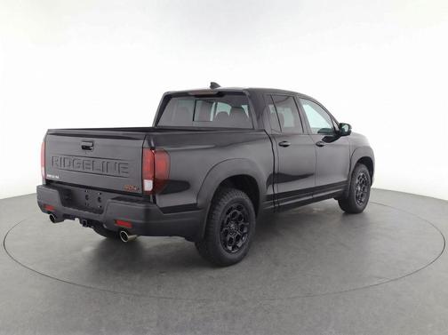 Crystal Black Pearl 2025 Honda Ridgeline TrailSport+