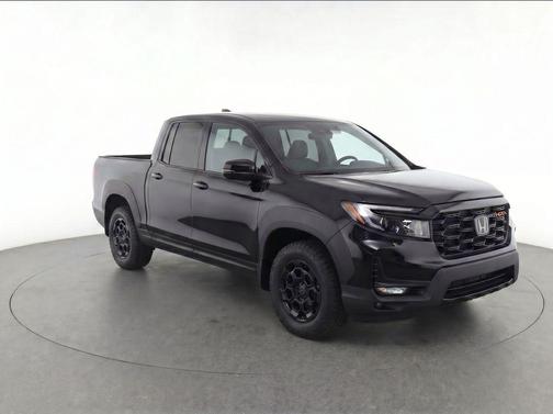 Crystal Black Pearl 2025 Honda Ridgeline TrailSport+