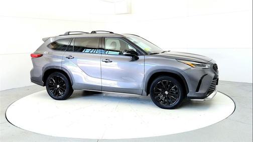 Magnetic Gray Metallic 2023 Toyota Highlander XSE