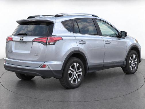 Silver Sky Metallic 2018 Toyota RAV4 LE