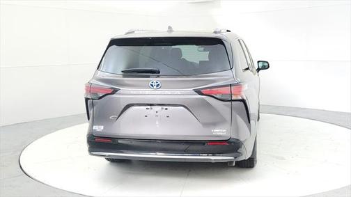 2022 Toyota Sienna Limited 7-Passenger