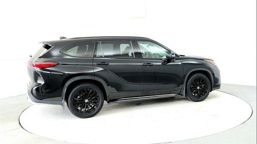 Midnight Black Metallic 2023 Toyota Highlander XSE