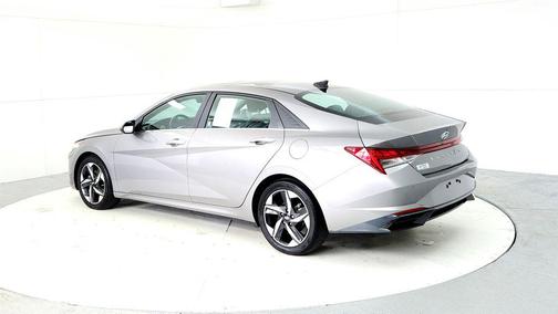 Fluid Metal 2023 Hyundai ELANTRA Limited