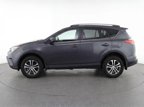 Magnetic Gray Metallic 2018 Toyota RAV4 LE