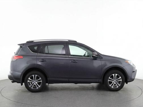 Magnetic Gray Metallic 2018 Toyota RAV4 LE