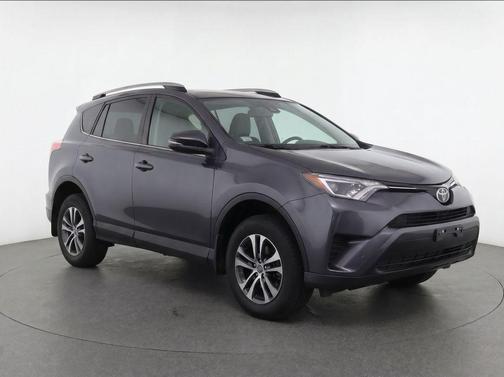 Magnetic Gray Metallic 2018 Toyota RAV4 LE