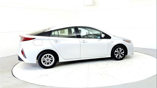 Classic Silver Metallic 2018 Toyota Prius Prime Premium