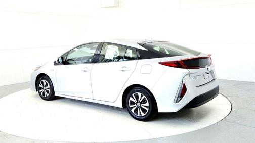 Classic Silver Metallic 2018 Toyota Prius Prime Premium